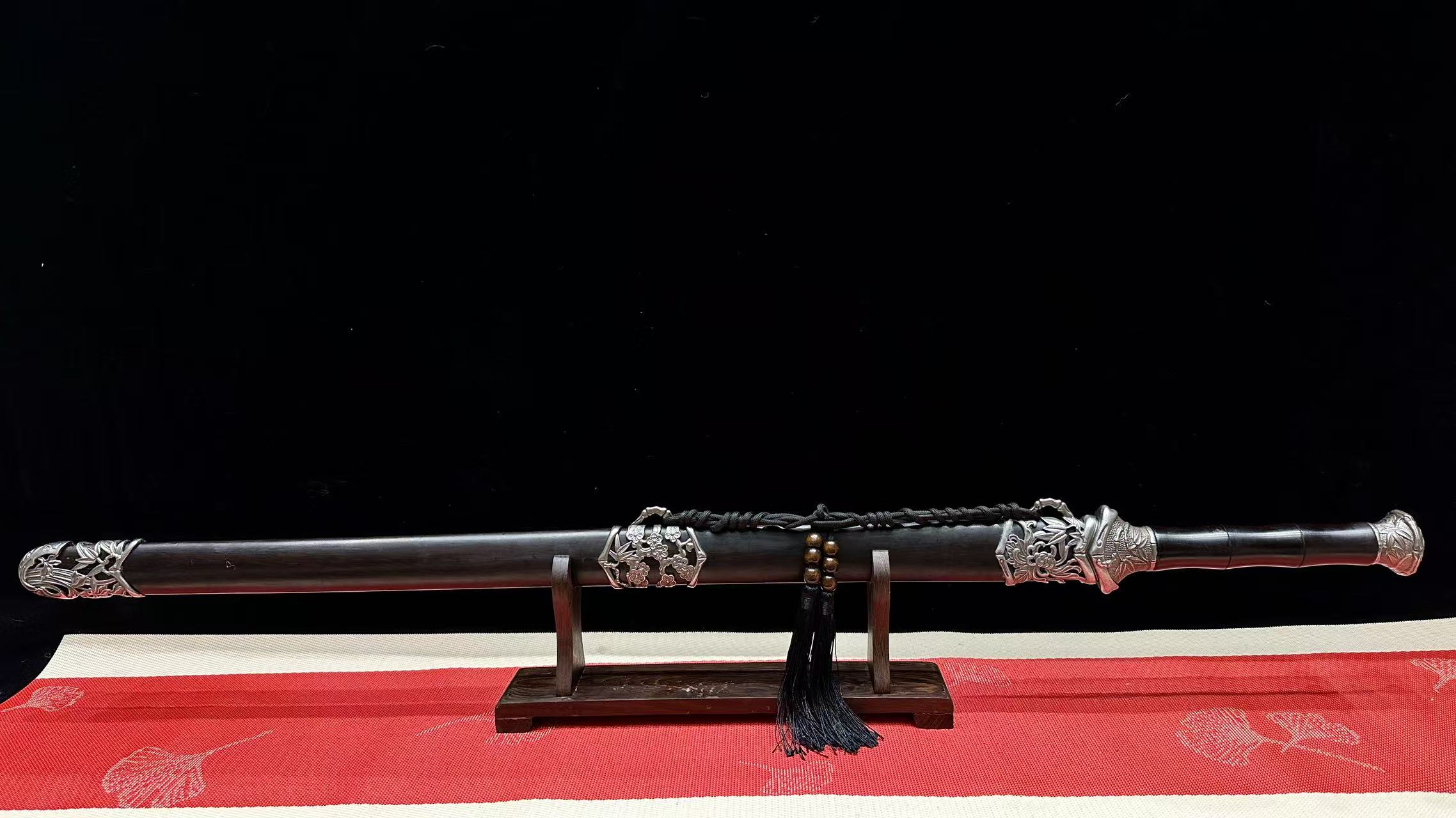 【璟天】梅兰竹菊君子剑 羽毛纹夹钢 黑檀木 铁装 工艺品 未开刃