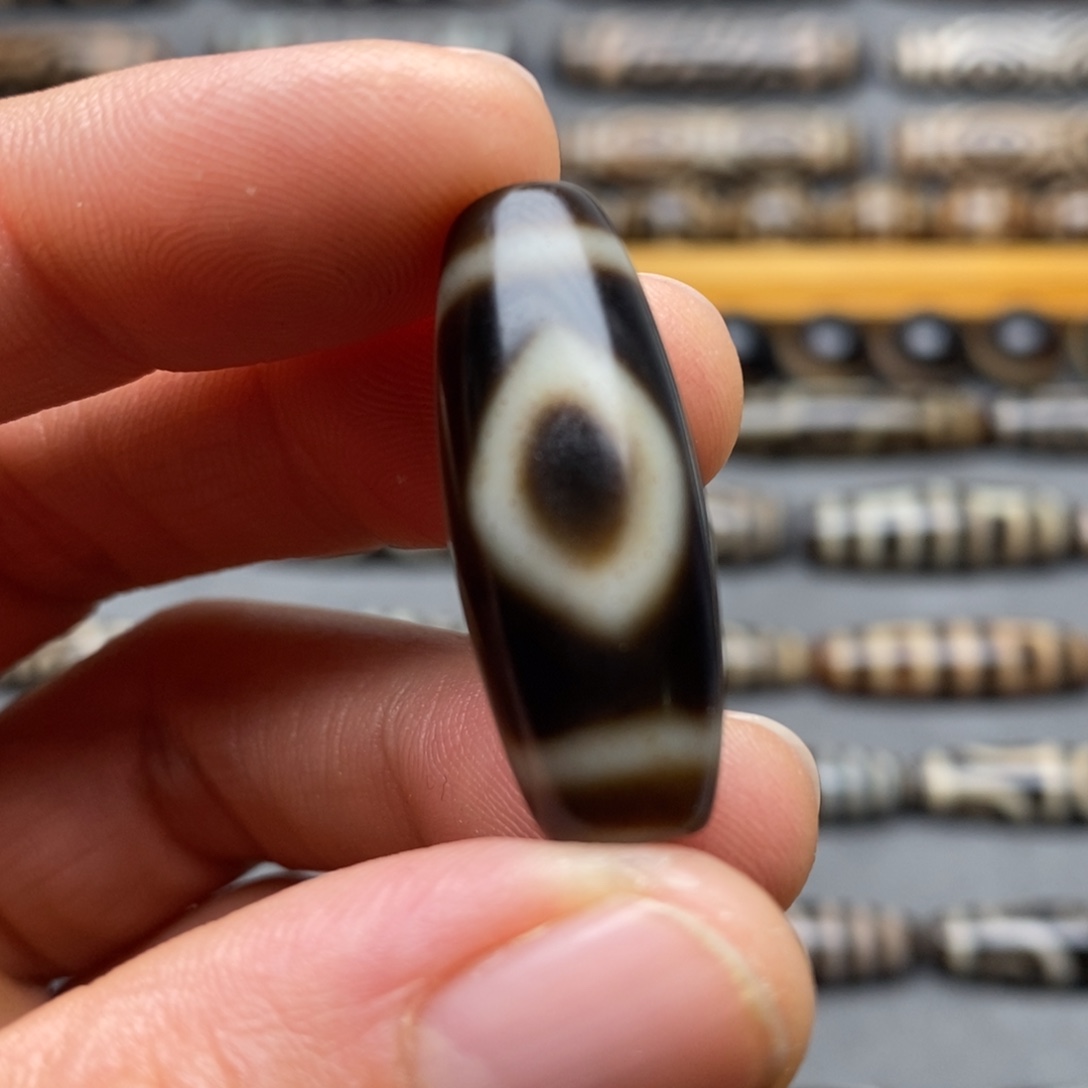 T***n玛瑙/玉髓合金颈饰