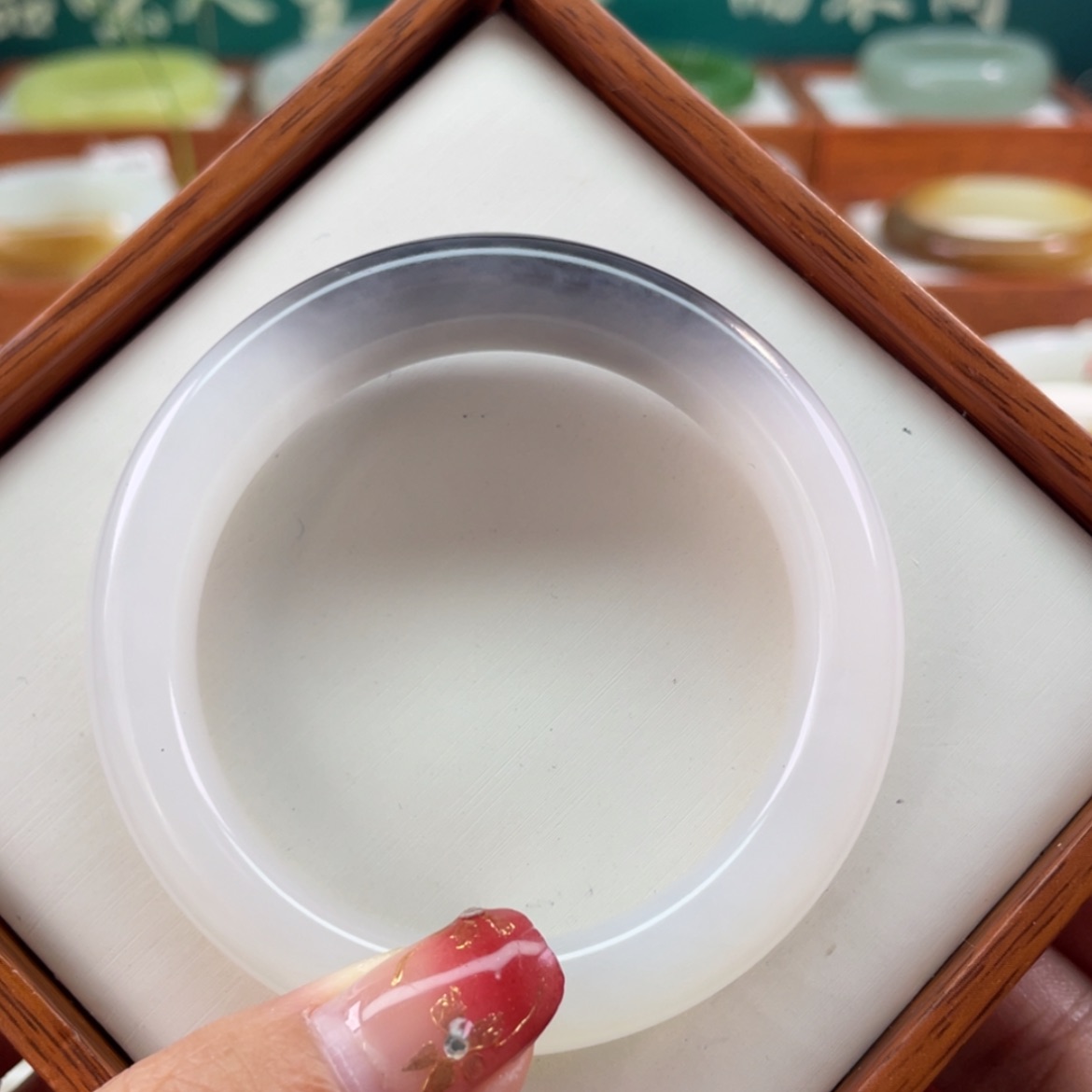 【闪购商品】和田玉手镯未镶嵌52