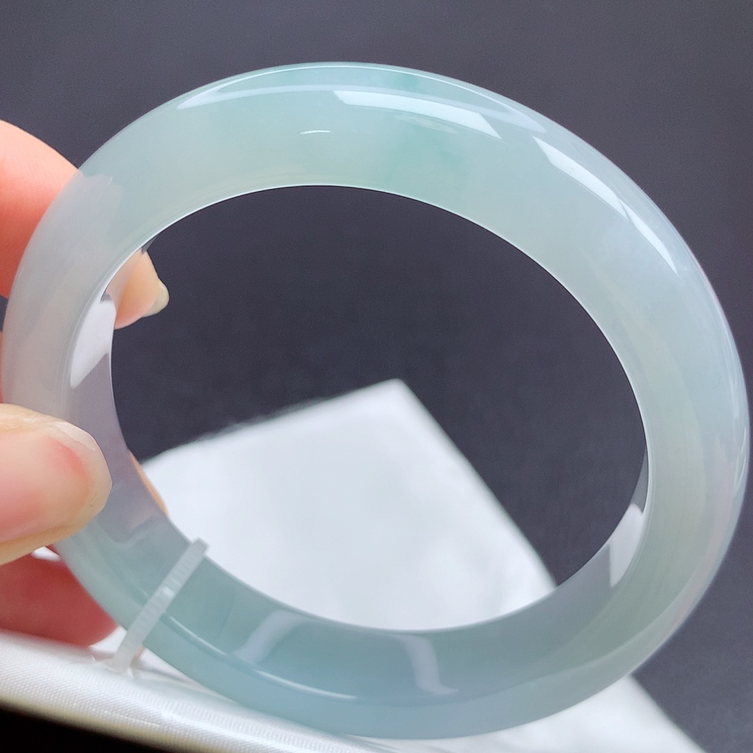 翡翠手镯未镶嵌11n n n n n n n n