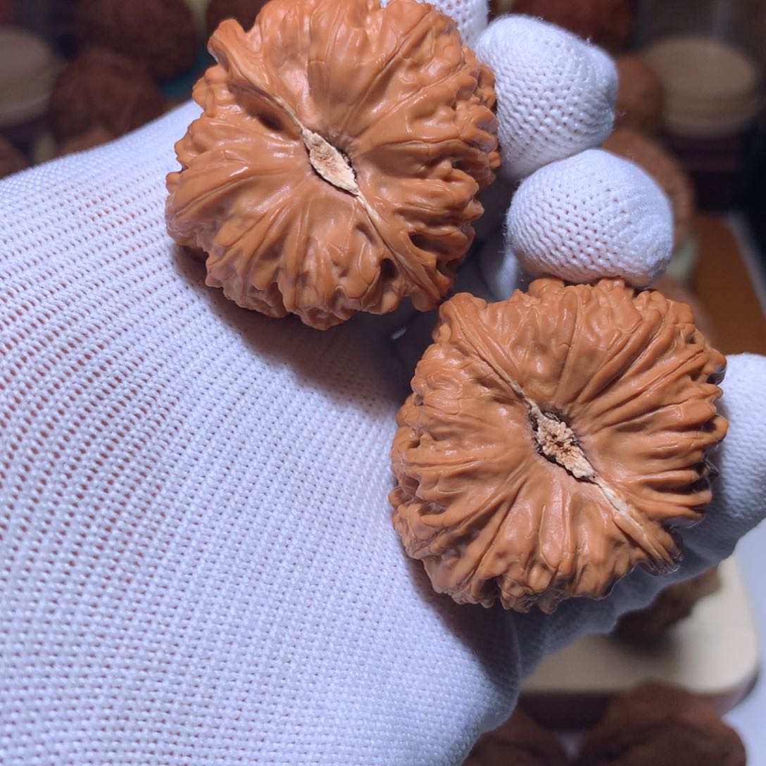 文玩核桃把件全品平谷凹底