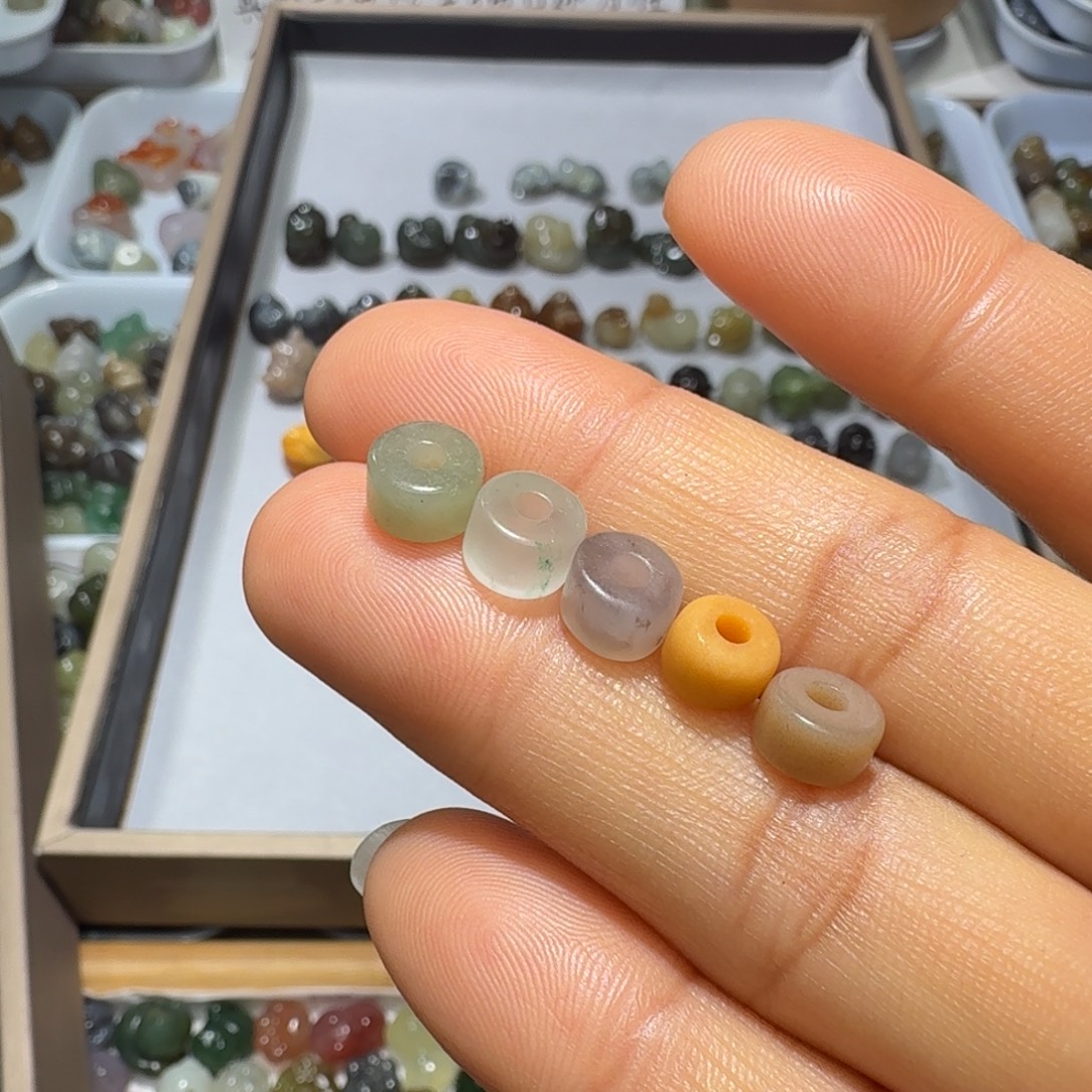 和田玉未镶嵌珠宝奇石