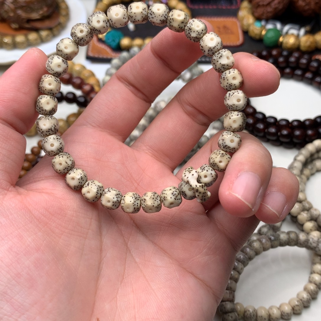 H***友星月菩提手串星月菩提