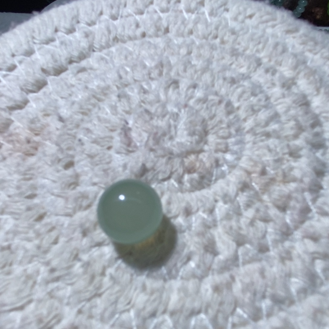 肉***_翡翠散珠翡翠葡萄肉圆珠