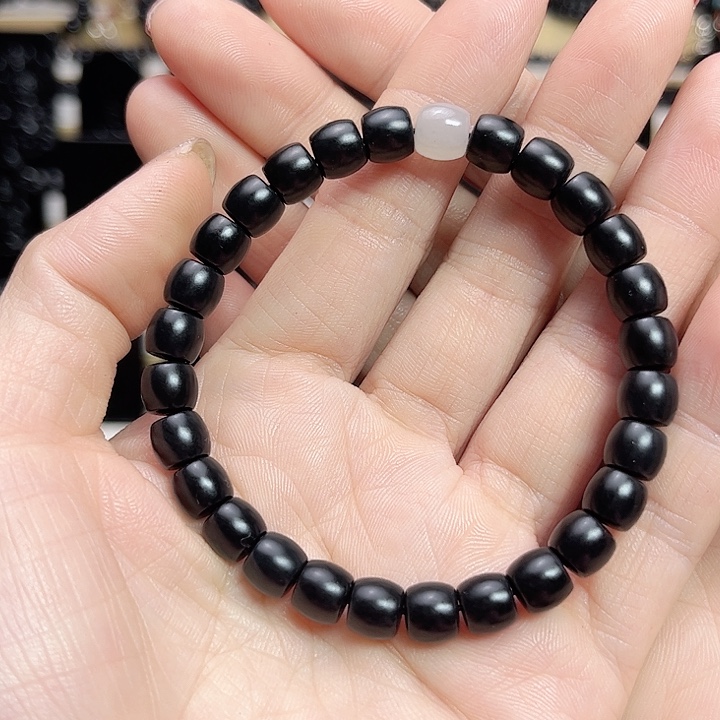 和田玉手链未镶嵌卡8直切高羊脂