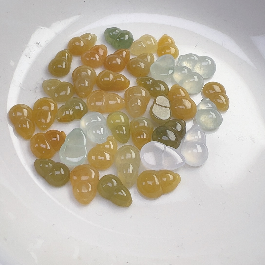 翡翠散珠黄翡葫芦一个