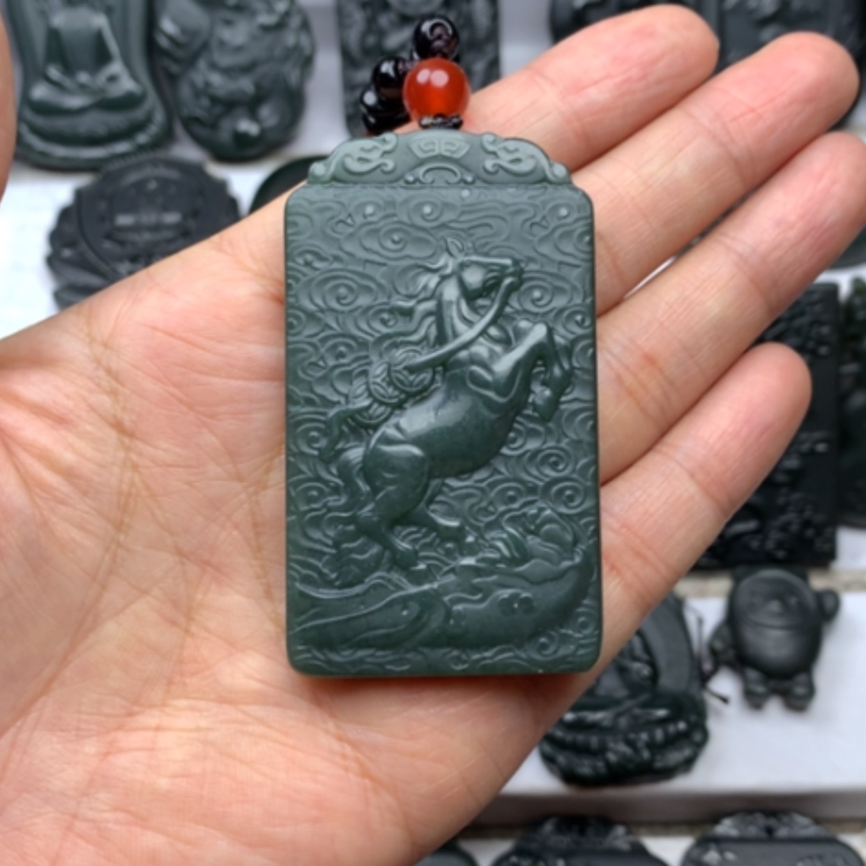 【闪购商品】颈饰未镶嵌和田玉双面雕刻