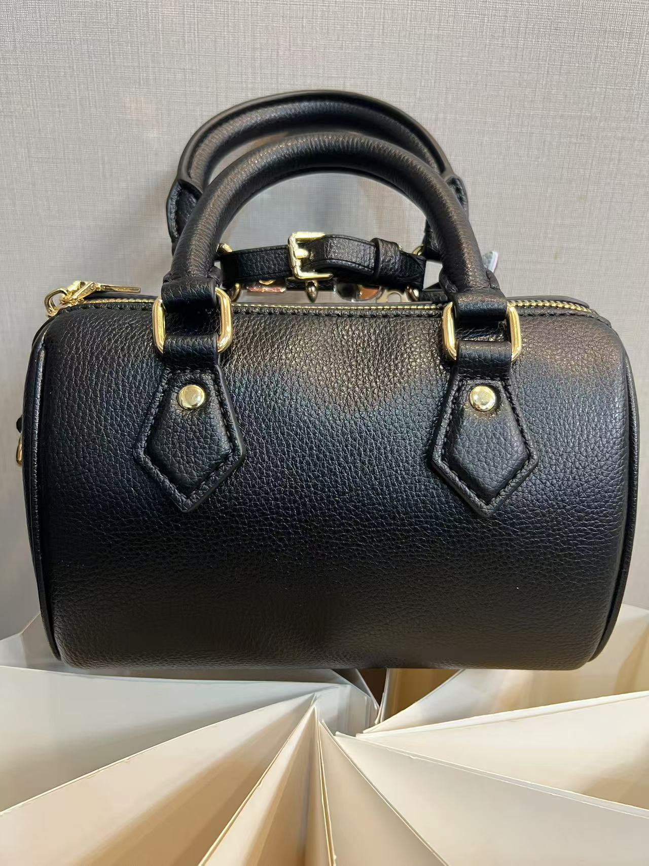 2024新款手工时尚百搭枕头女包黑色