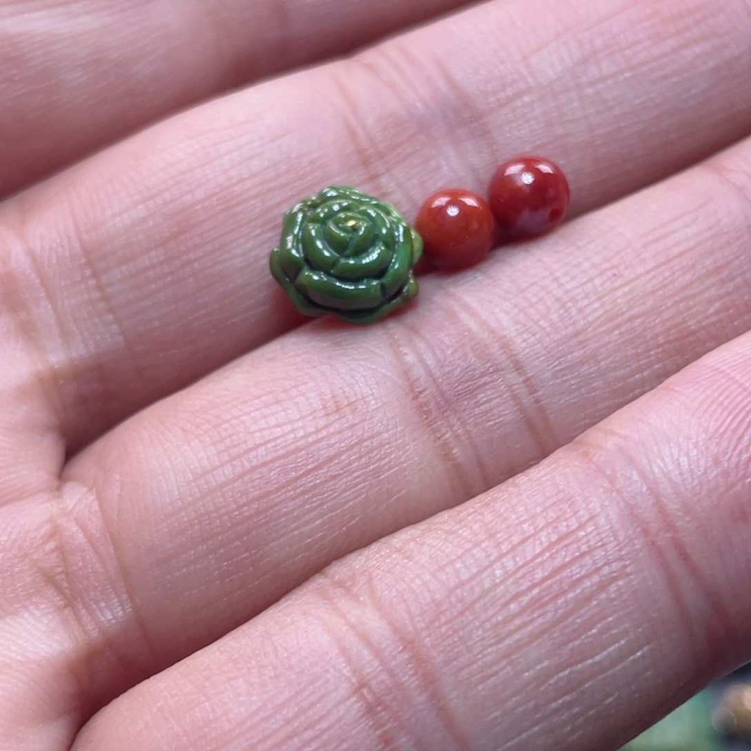 南红玛瑙配饰未镶嵌?**木