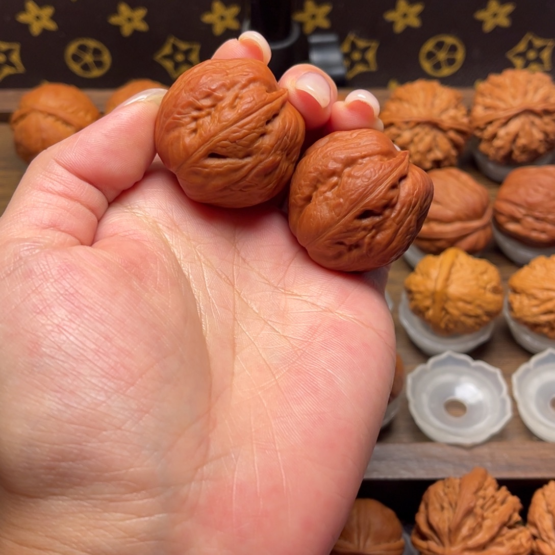 文玩核桃把件至尊蟾