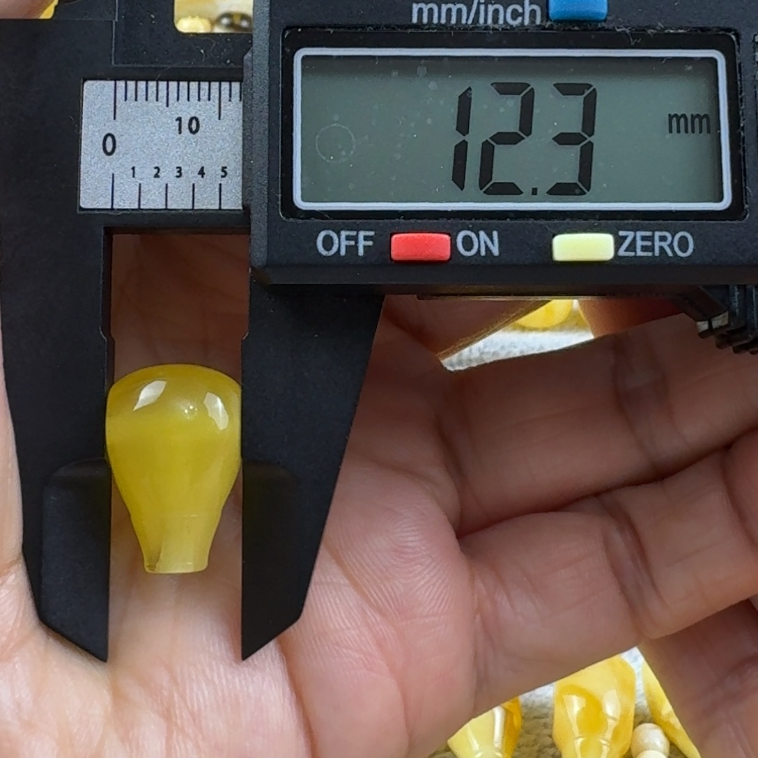 蜜蜡未镶嵌裸石30杂