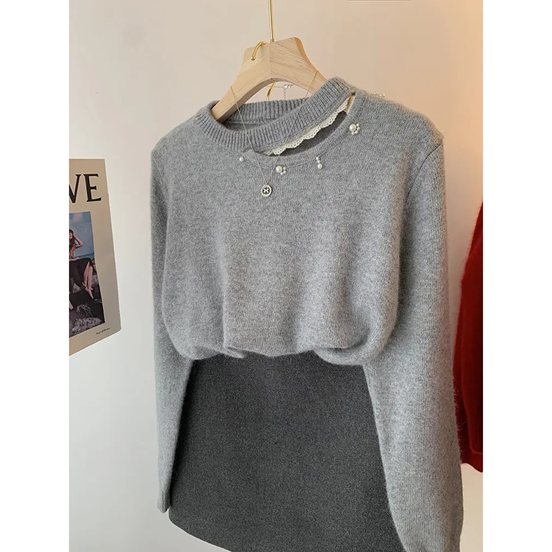 高级灰气质毛衣领口镂空珍珠设计感针织衫女2025秋冬新款上衣减龄