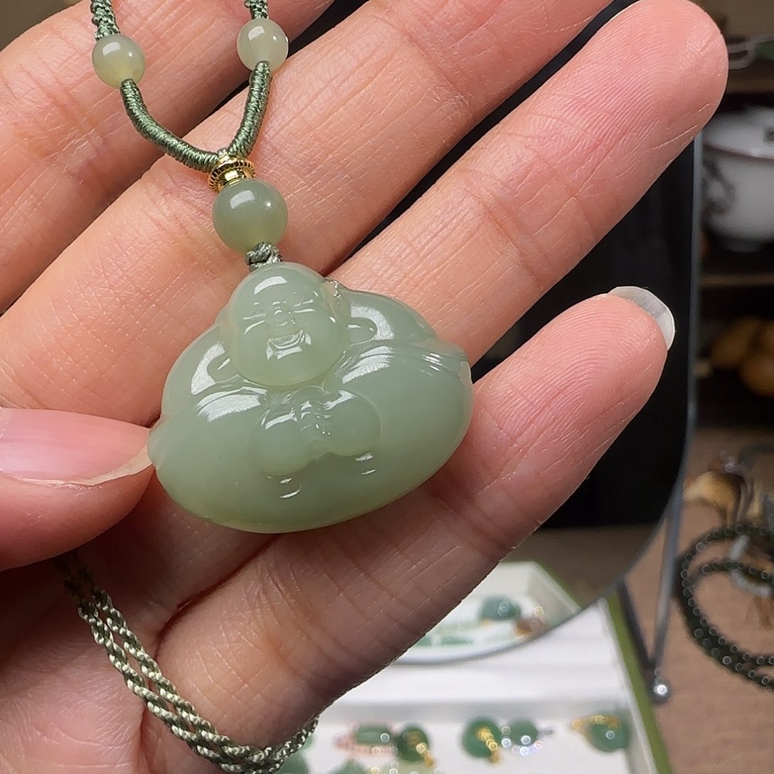 和田玉颈饰未镶嵌