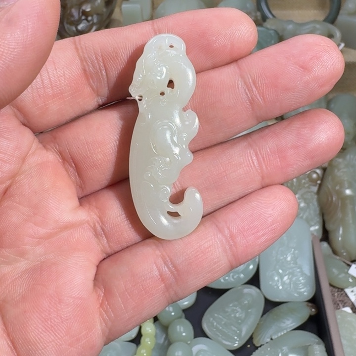 和田玉颈饰未镶嵌