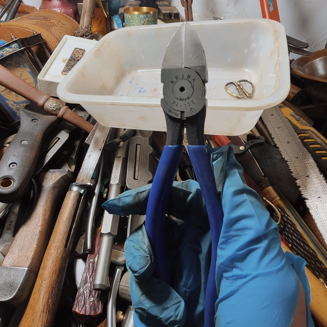 缙***雨大狗哥二手蓝色偏口一个