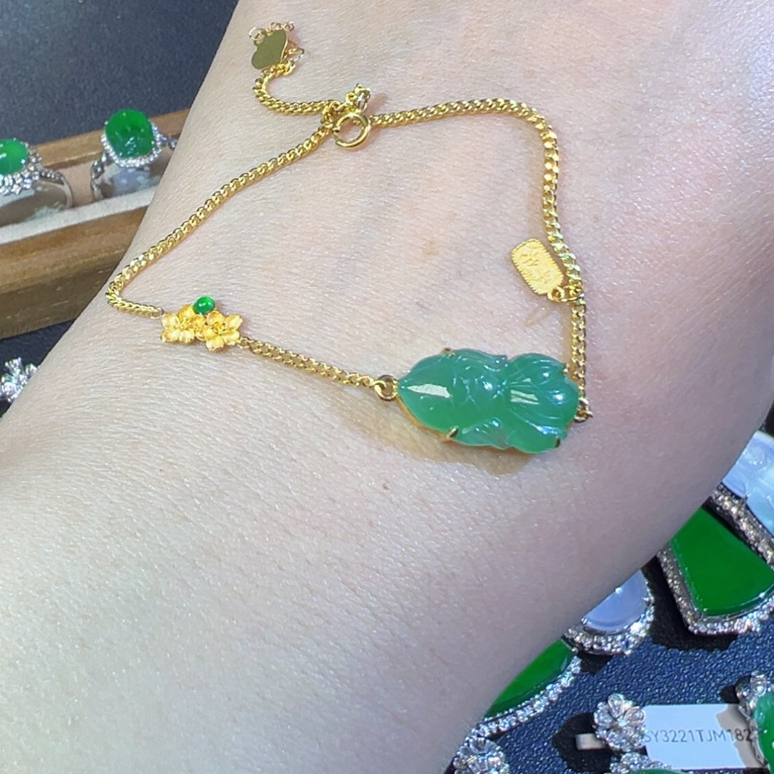 翡翠18K金镶嵌颈饰