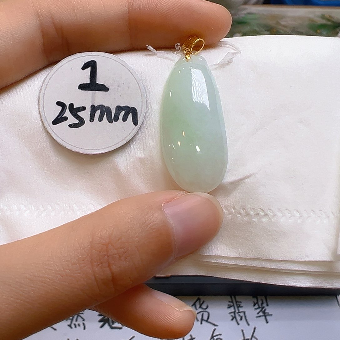 翡翠颈饰18K金镶嵌翡翠