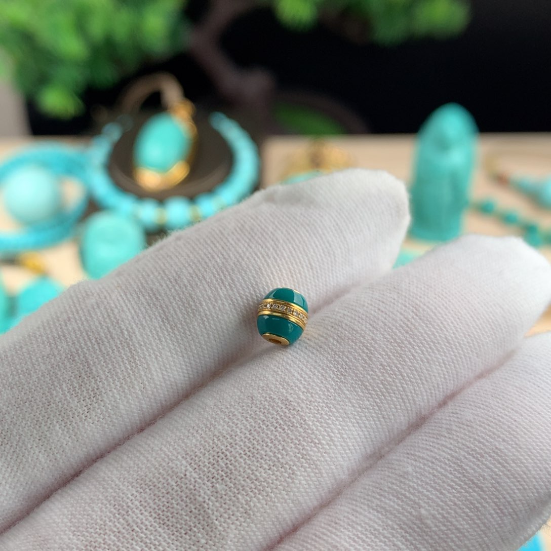 绿松石配珠卡618K金镶嵌