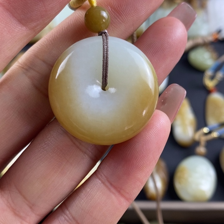 和田玉挂件未镶嵌