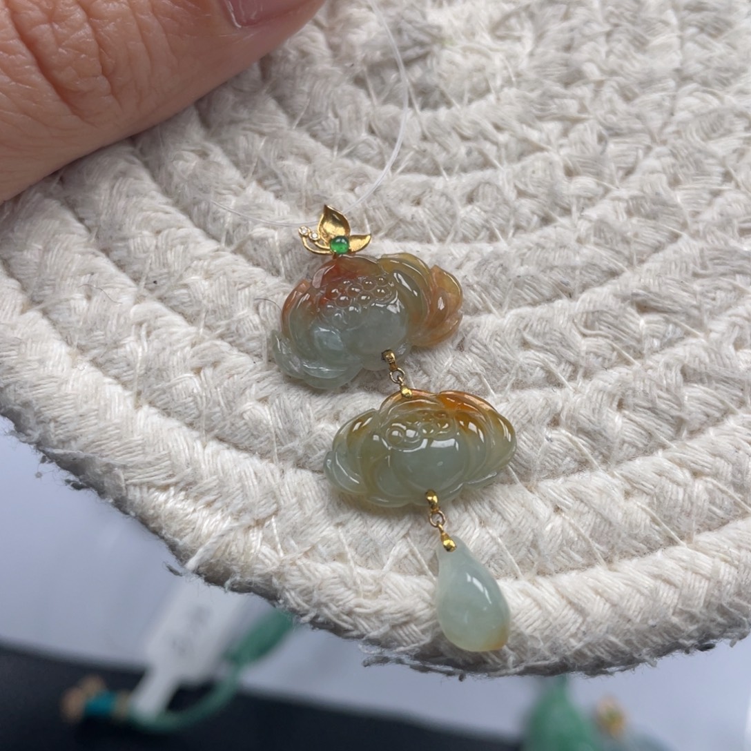 翡翠18K金镶嵌颈饰天然A货缅甸翡翠