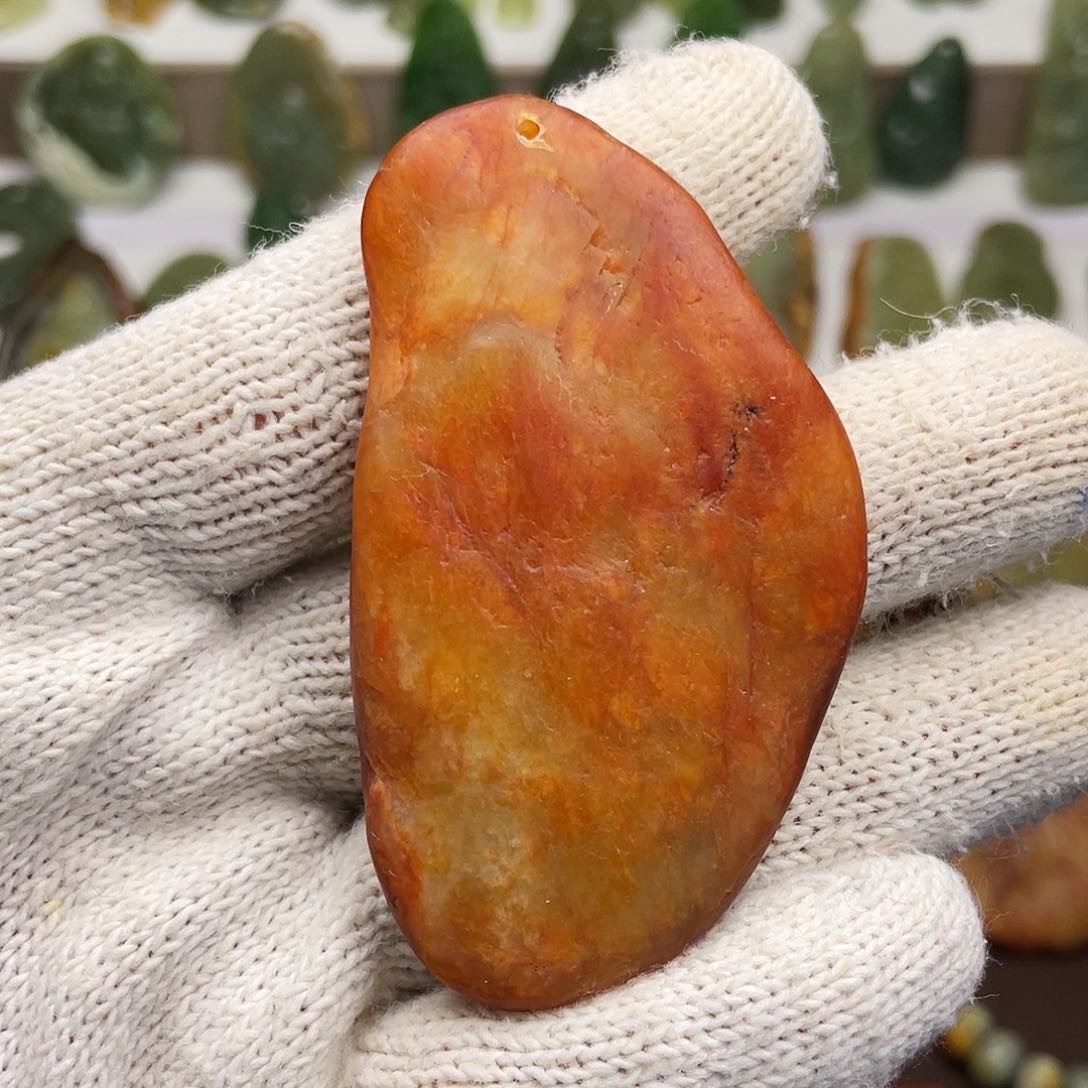 岫岩河磨玉（透闪石质玉）颈饰未镶嵌