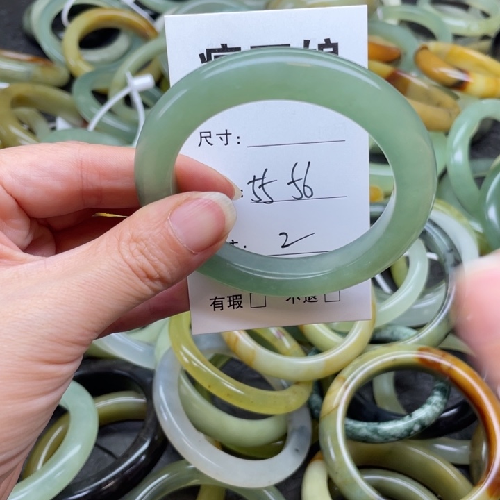 未镶嵌蛇纹石玉手镯