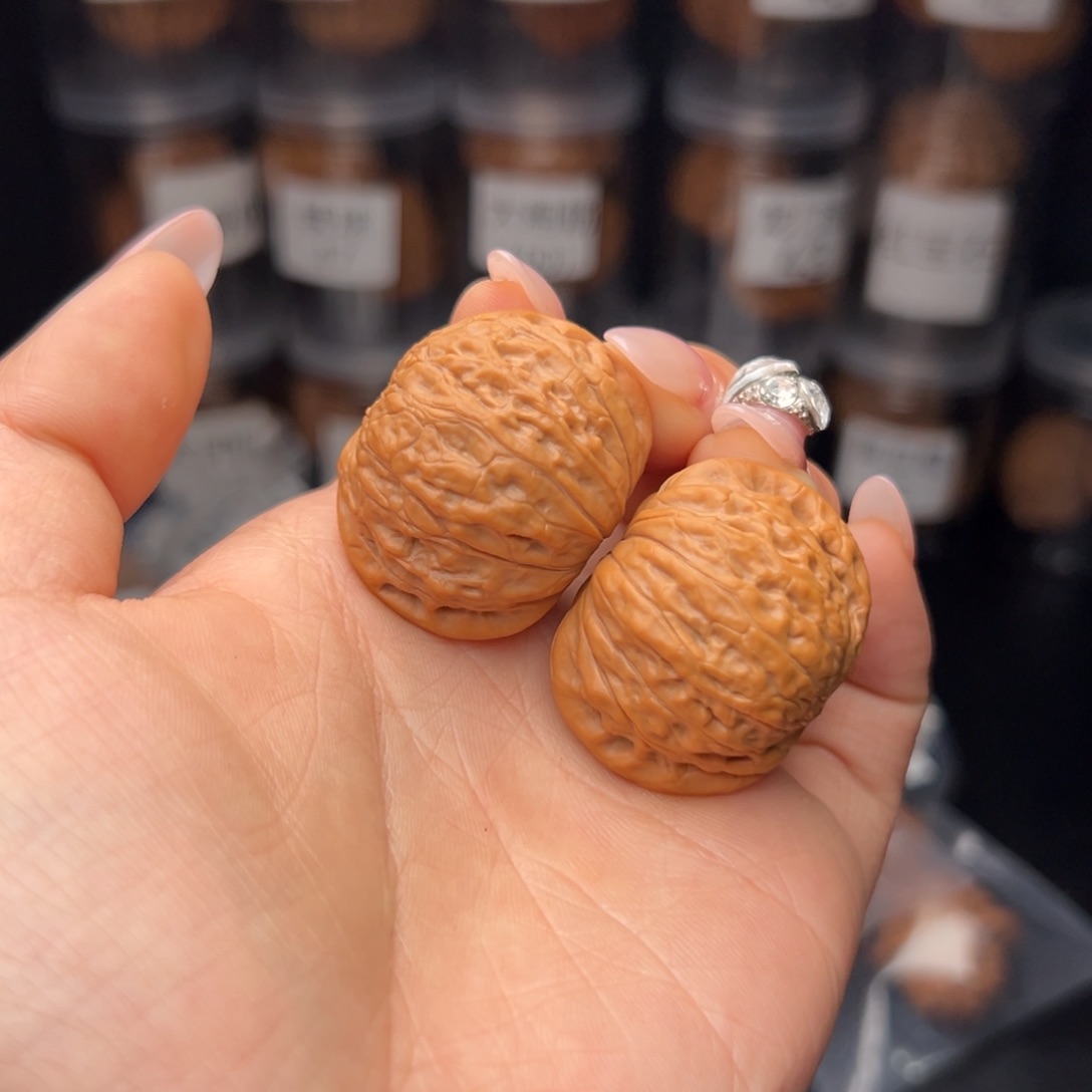 文玩核桃吊坠G**Y铁锤