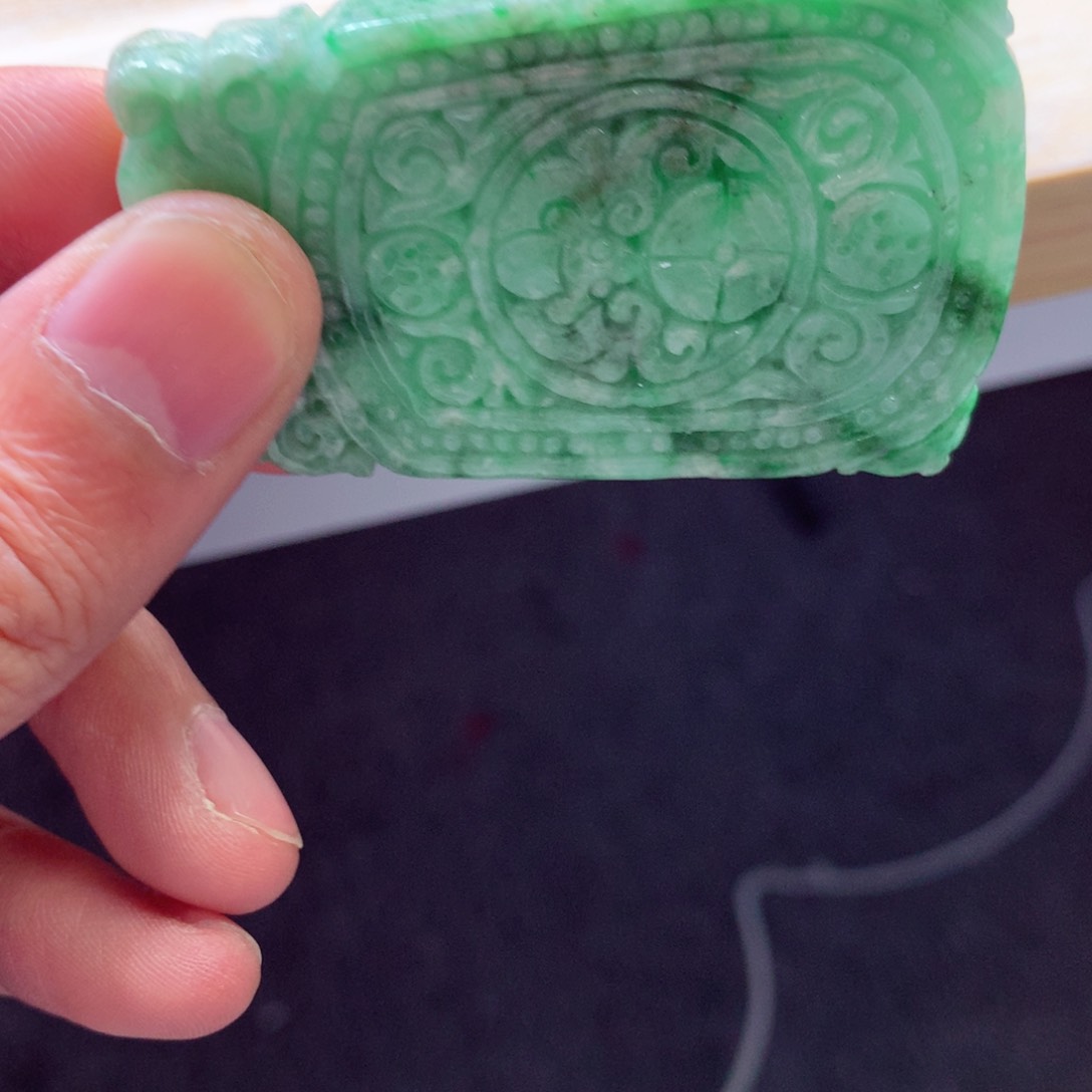 翡翠颈饰未镶嵌吊坠