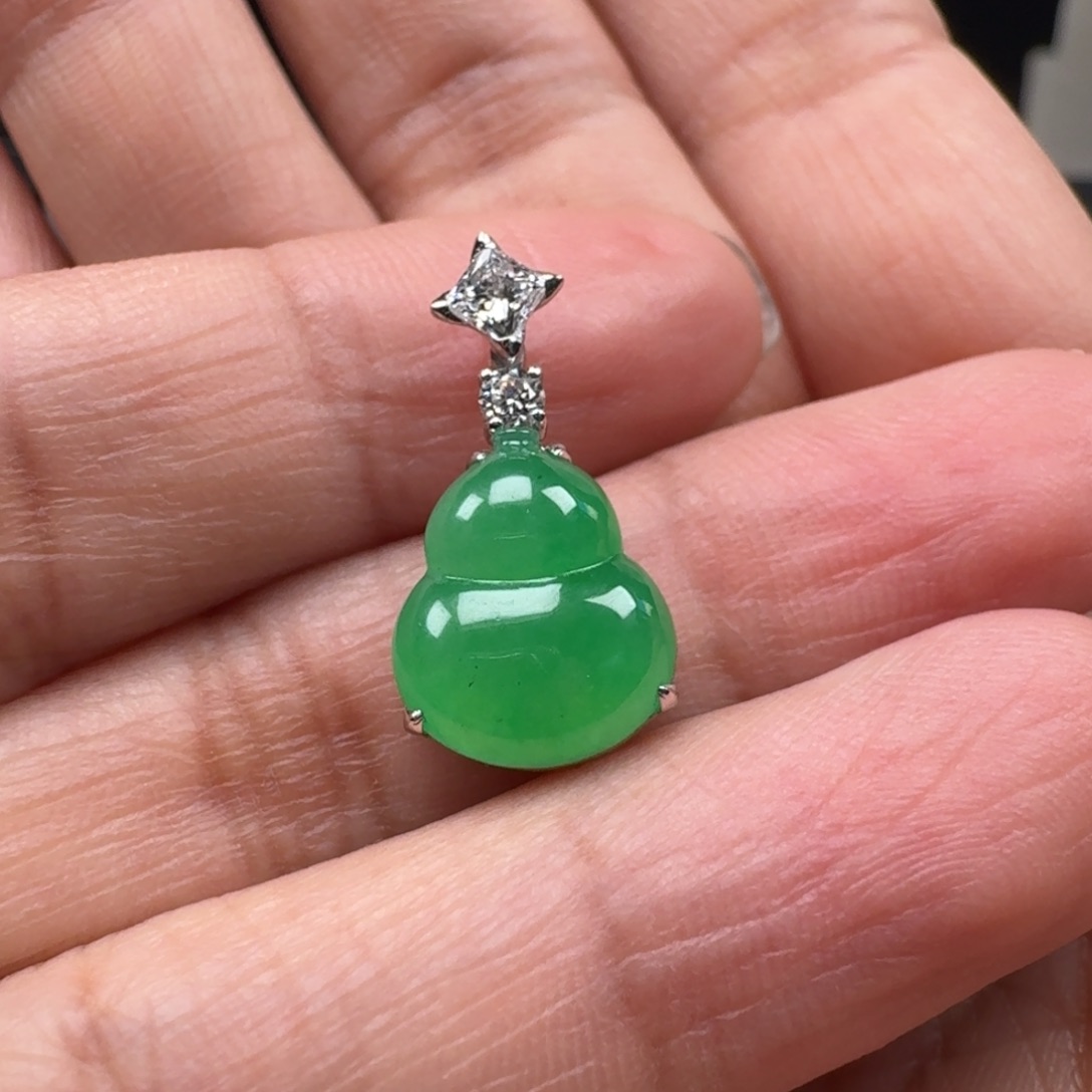 翡翠18K金镶嵌颈饰