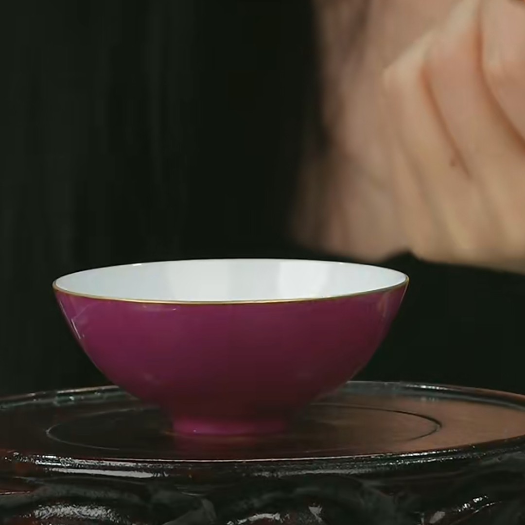 M胭 脂 红 釉茶园