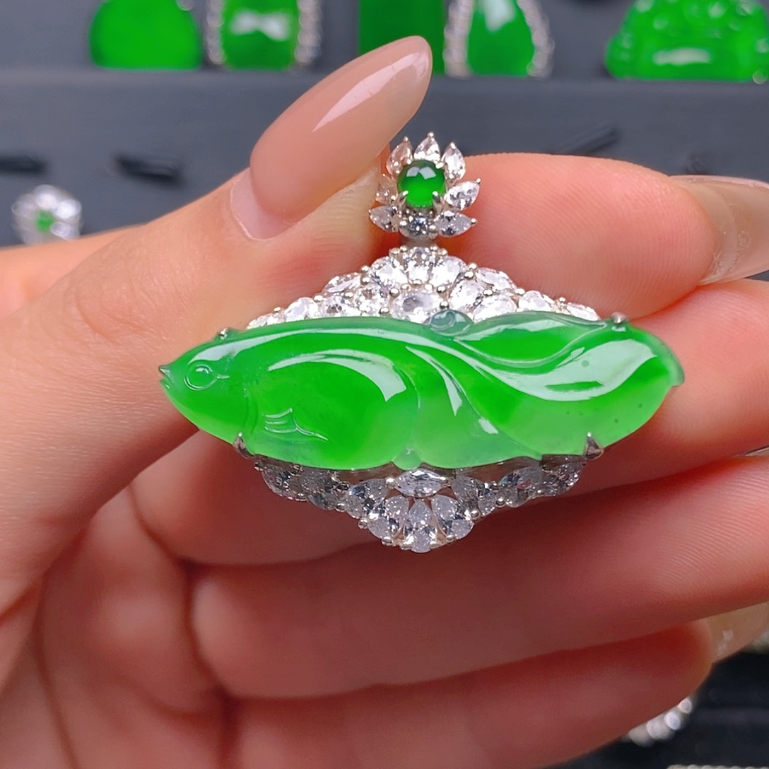 颈饰银S925镶嵌翡翠