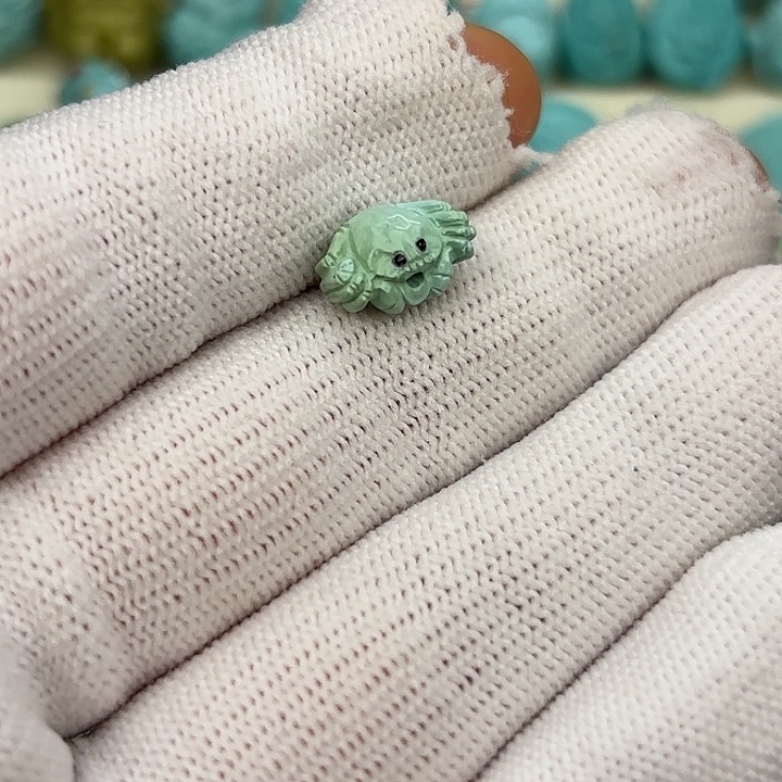 绿松石未镶嵌挂件