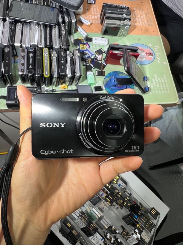 8新 Sony/索尼 W570 数码相机 功能完好 屏幕瑕疵 自备电池