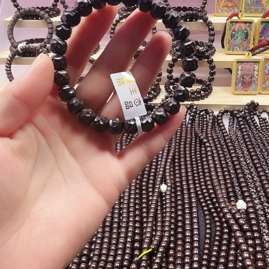 辉***非洲檀香手串/手链印尼原生态椰蒂9✖️8无相单圈