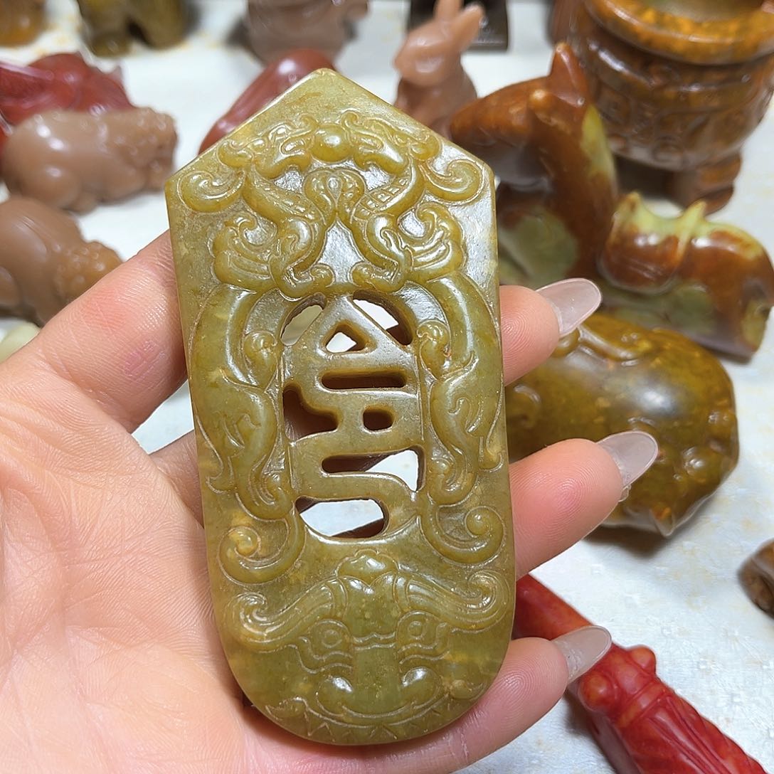白玉菩提吊坠白玉菩提吊坠