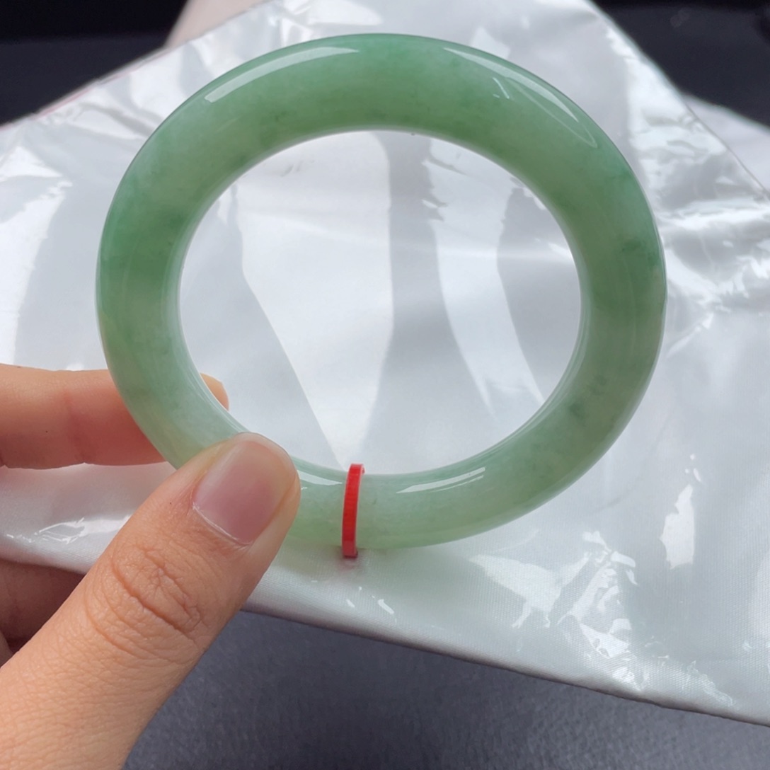 翡翠手镯（圆镯）未镶嵌