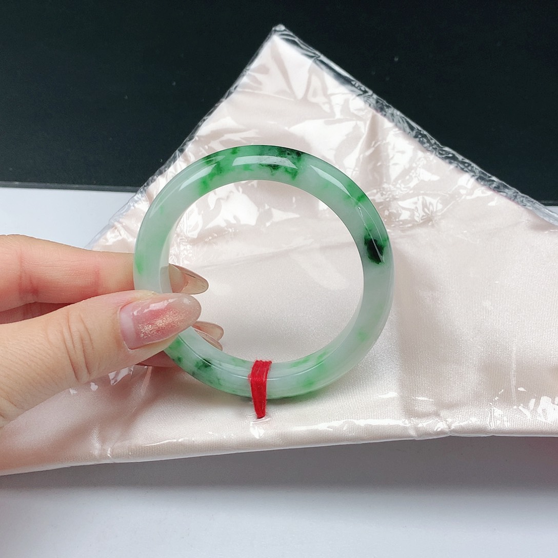 翡翠手镯未镶嵌翡翠256