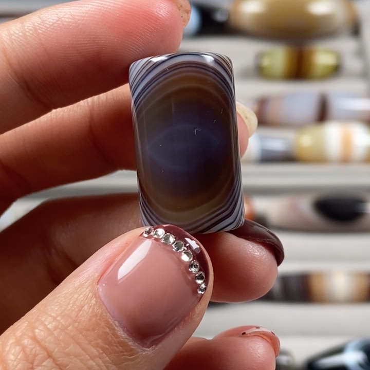 郑****玛瑙/玉髓未镶嵌颈饰