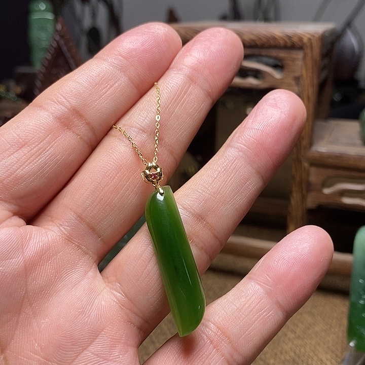 和田玉（碧玉）18K金镶嵌颈饰