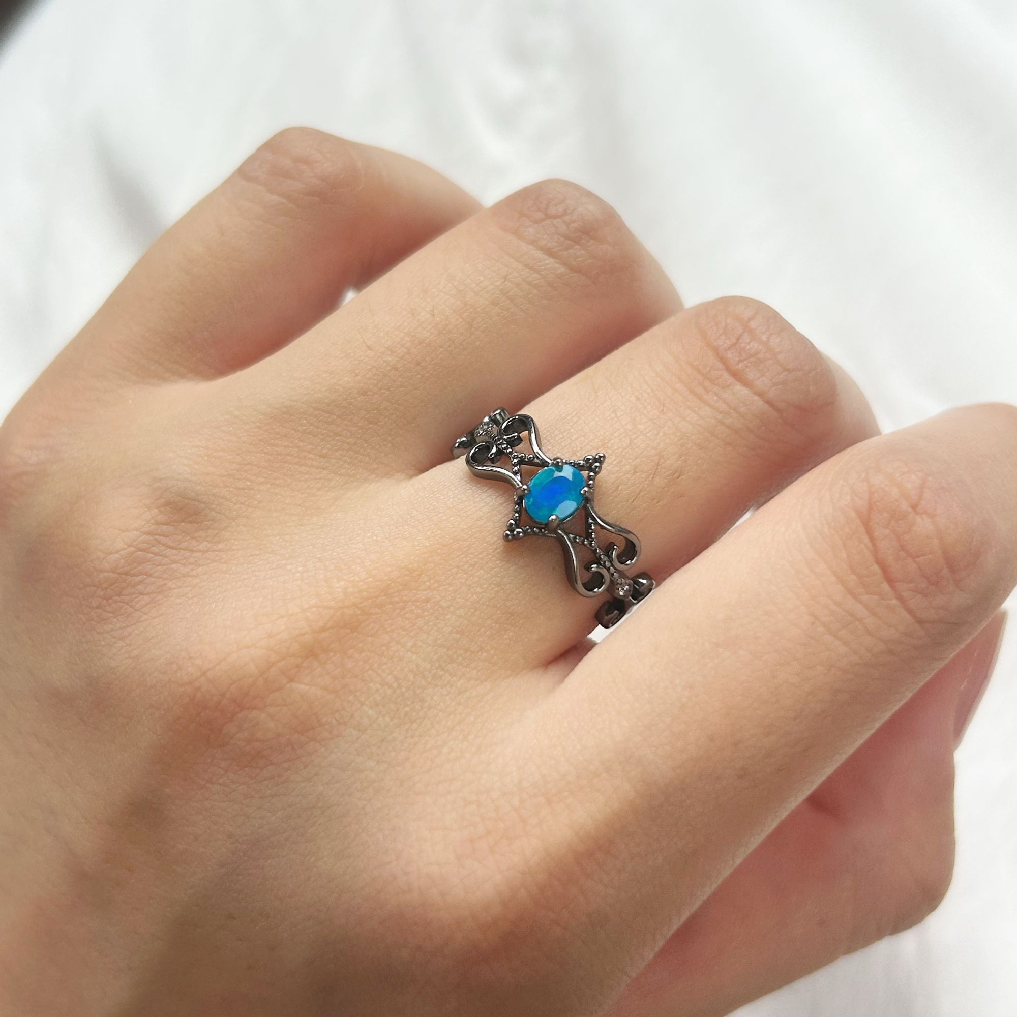 蓝色欧泊宝石戒指S925银黑色中古复古蕾丝款男女情侣戒活口可调节