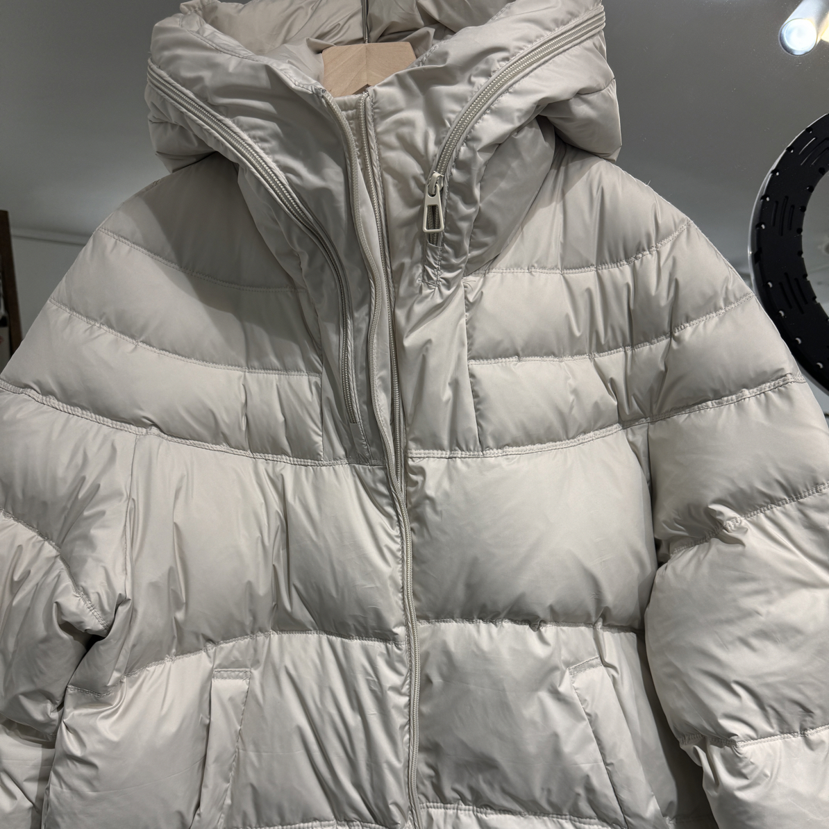 9900秋冬两色连帽棉服
