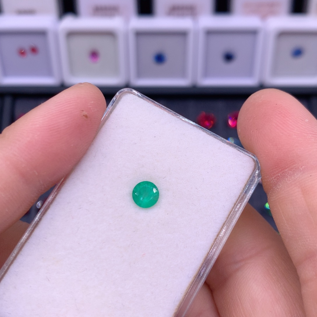 祖母绿裸石0.58克拉