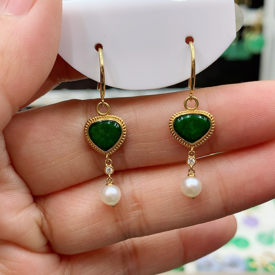 翡翠耳饰18K金镶嵌的