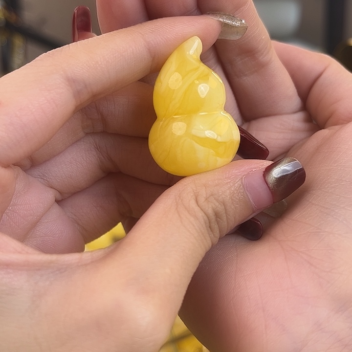 裸石琥珀未镶嵌7.7g葫芦