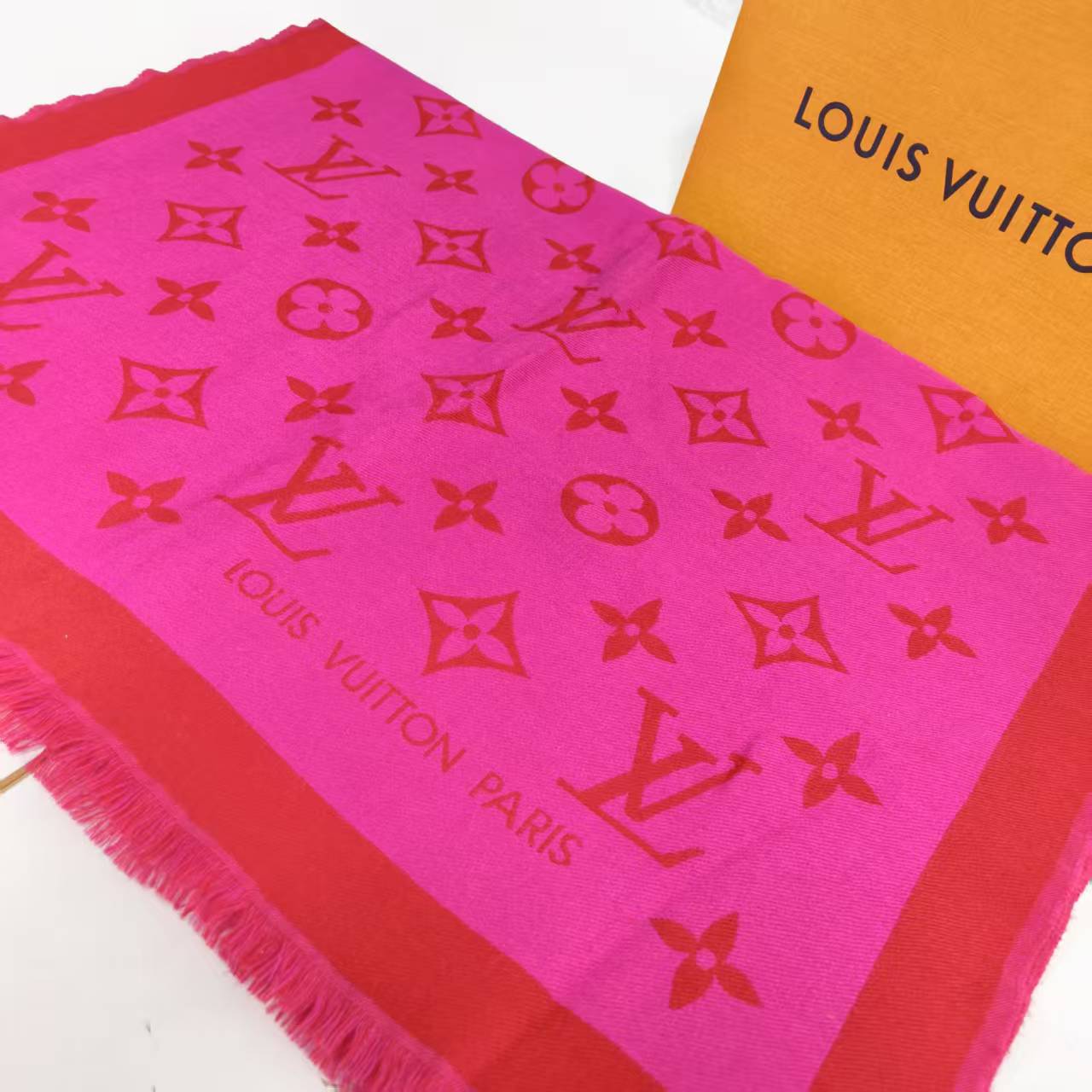 99新 LouisVuitton/路易威登  海囤J/LV丝巾/bm88690