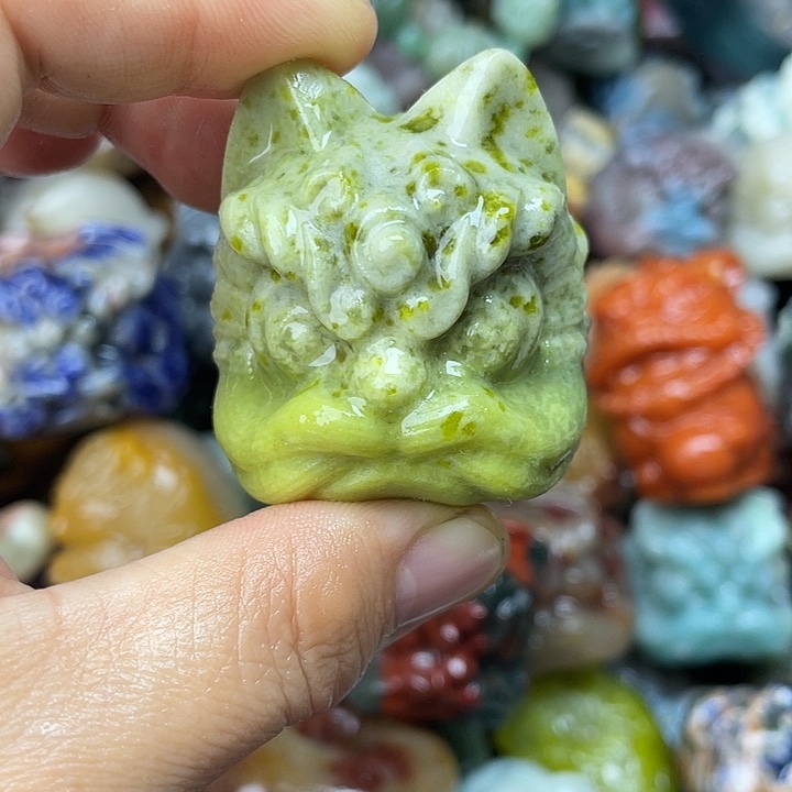 石英岩玉未镶嵌醒狮