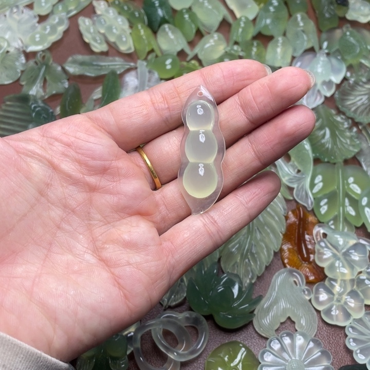 蛇纹石玉合金颈饰