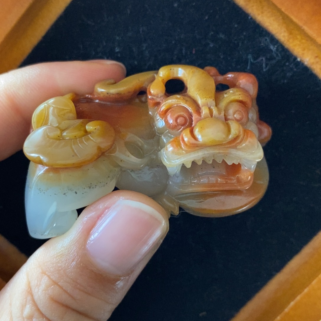 石英质玉（黄龙玉）颈饰未镶嵌