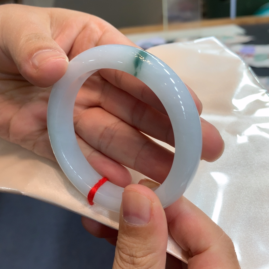 翡翠未镶嵌手镯手镯