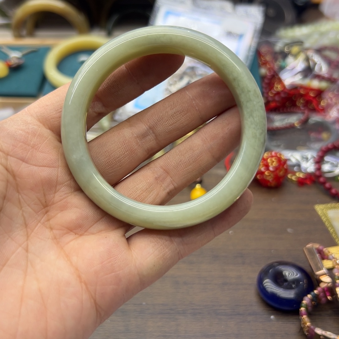 和田玉未镶嵌手镯57.6圈围354